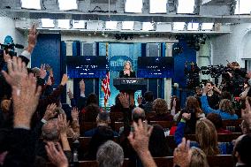 Ed. Secretary McMahon, WH Secretary Leavitt Host Press Briefing at White House
