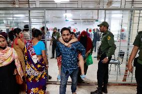 5.7-Magnitude Earthquake Kills 8 in Bangladesh