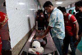 5.7-Magnitude Earthquake Kills 8 in Bangladesh