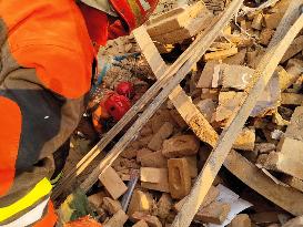 15 Killed in Glue Factory Explosion - Pakistan