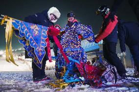 Skiing In Peking Opera Costumes - Jilin