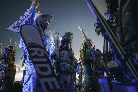 Skiing In Peking Opera Costumes - Jilin