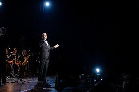 The Voice Is Back - Franck Sinatra - Paris