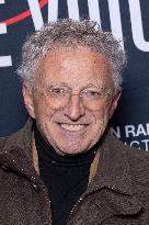 The Voice Is Back - Franck Sinatra - Paris