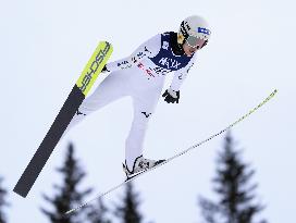 Ski jumping: World Cup in Lillehammer