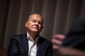 OLAF SCHOLZ