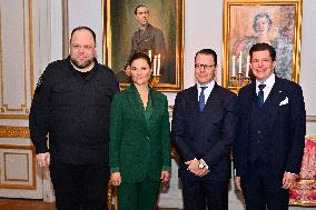 CROWN PRINCESS COUPLE CRIMEAN PLATFORM