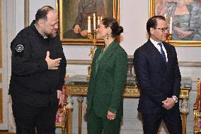 CROWN PRINCESS COUPLE CRIMEAN PLATFORM