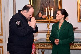 CROWN PRINCESS COUPLE CRIMEAN PLATFORM