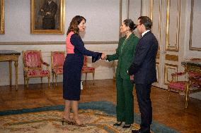 CROWN PRINCESS COUPLE CRIMEAN PLATFORM