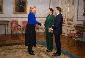 CROWN PRINCESS COUPLE CRIMEAN PLATFORM