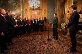 CROWN PRINCESS COUPLE CRIMEAN PLATFORM