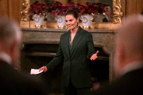 CROWN PRINCESS COUPLE CRIMEAN PLATFORM