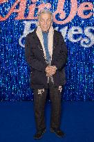 Sur Un Air De Blues - Song Sung Blue Paris Premiere NB