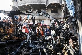 Israeli Airstrikes And Aftermath - Gaza City