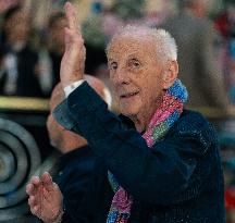 Irish Fashion Designer Paul Costelloe Dies Aged 80 - London