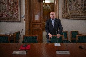 Press Conference By Senators On The 2026 Finance Bill - Paris