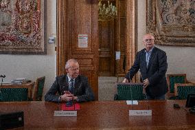 Press Conference By Senators On The 2026 Finance Bill - Paris