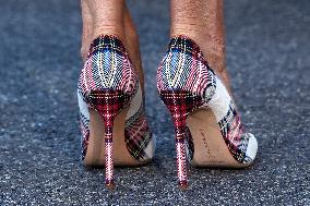 Melania Trump welcomes Christmas Tree - Washington