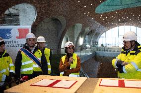 Rachida Dati visits La Courneuve Six Routes station construction site
