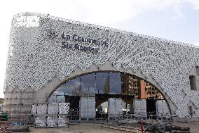 Rachida Dati visits La Courneuve Six Routes station construction site