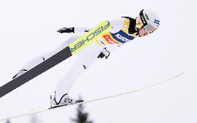 Ski jumping: World Cup in Lillehammer