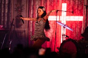 Alessi Rose In Concert - London