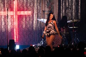 Alessi Rose In Concert - London