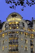 Illustration - Christmas in Paris