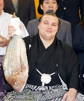 Sumo: Aonishiki earns promotion to ozeki