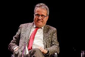 Medef Colloque Pensez Entreprise De Demain - Paris