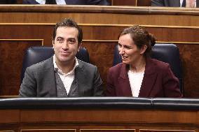 Government Faces Congressional Control Session After Resignation - Madrid