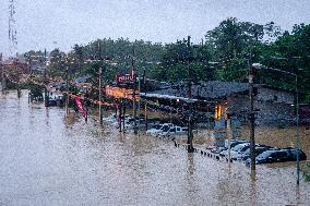 Deadly Floods Hit Southern Thailand After Heavy Rains