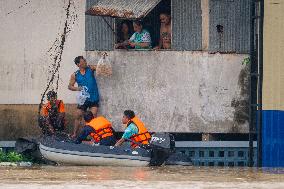 Deadly Floods Hit Southern Thailand After Heavy Rains