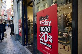 Black Friday Boosts Holiday Spending - Madrid
