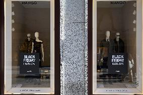 Black Friday Boosts Holiday Spending - Madrid