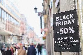 Black Friday Boosts Holiday Spending - Madrid