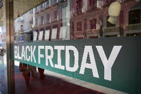Black Friday Boosts Holiday Spending - Madrid