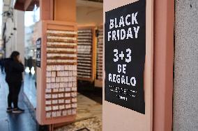 Black Friday Boosts Holiday Spending - Madrid