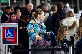 Thanksgiving expected to bring busy air travel