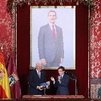 Almeida Presents Golden Key Of Madrid To German President Steinmeier