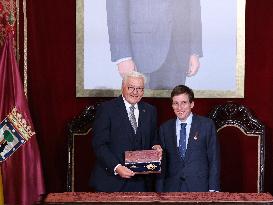 Almeida Presents Golden Key Of Madrid To German President Steinmeier