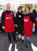 2025 Thanks & Giving On Skid Row - LA