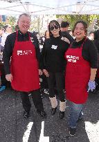 2025 Thanks & Giving On Skid Row - LA