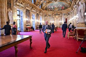 Questions To Government At The Senate - Paris