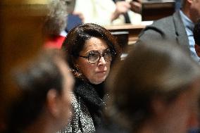 Questions To Government At The Senate - Paris