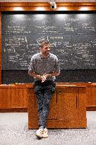 Gerard Piqué teaches two classes at Harvard's prestigious MBA in Boston