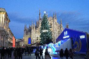 Christmas Tree Lights Up in Milan - Italy