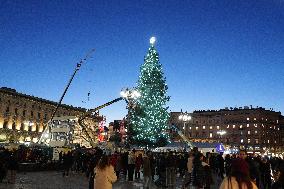 Christmas Tree Lights Up in Milan - Italy