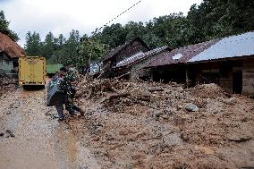 At Least 61 People Killed in Indonesia Floods
